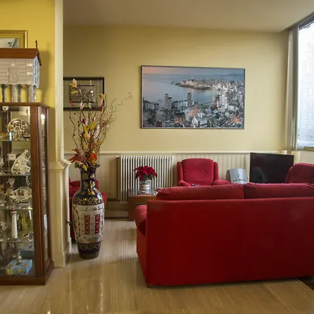 Cristal 2 מלון א-קורוניה