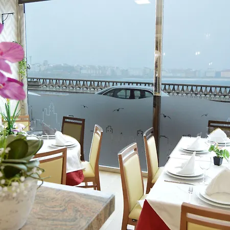 מלון Cristal 2 א-קורוניה