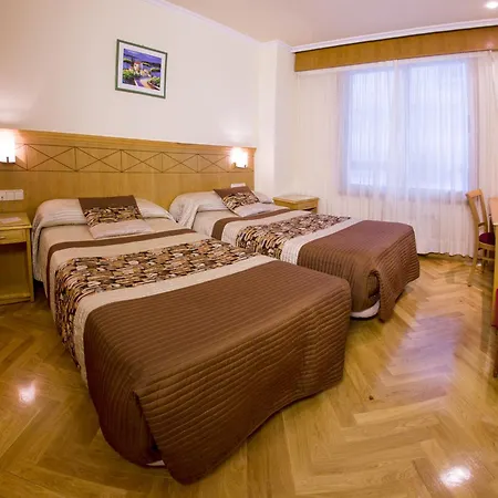 מלון Cristal 2 א-קורוניה