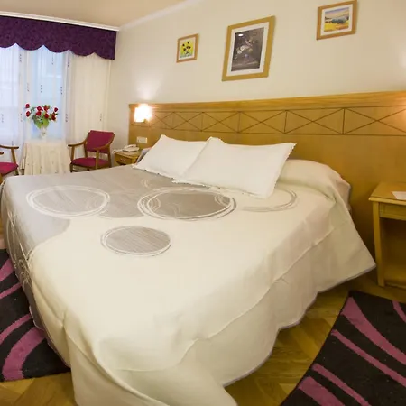 מלון Cristal 2 2*