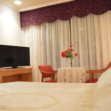 Cristal 2 Hotel